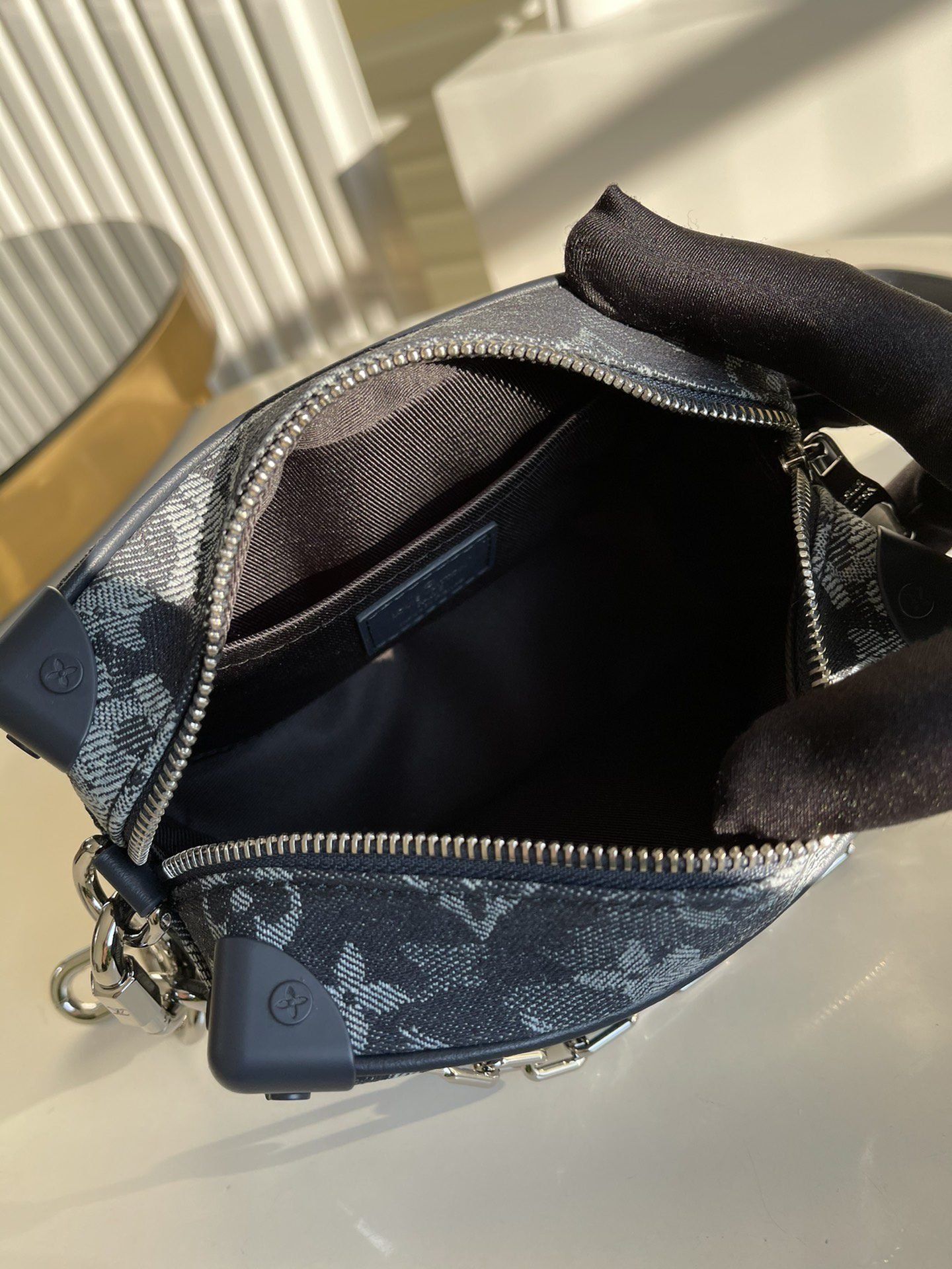 LV BAG (M80033) - Image 7