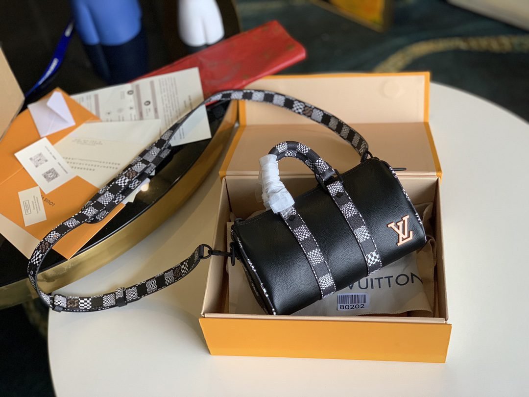LV BAG (M80202) - Image 2