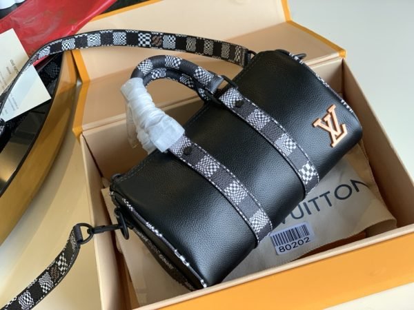 LV BAG (M80202) - Image 4