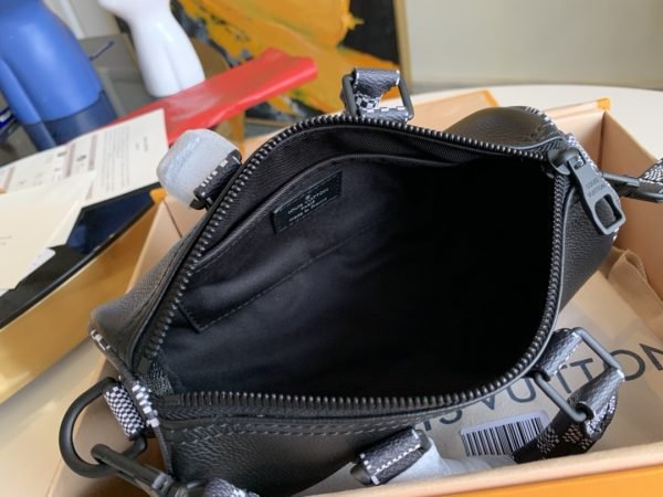LV BAG (M80202) - Image 8