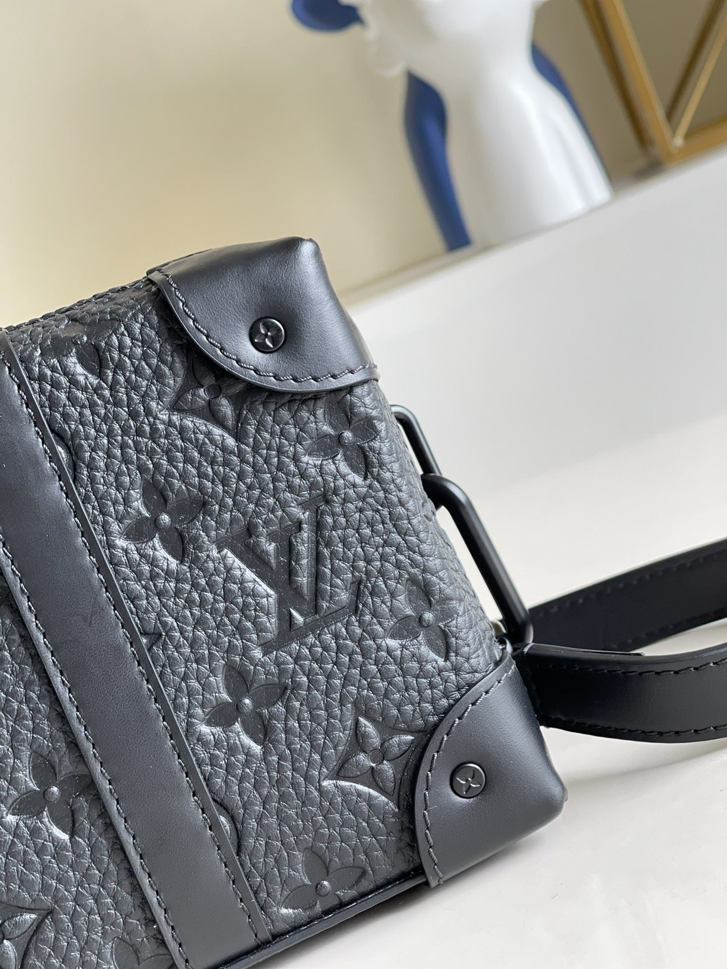 LV BAG (M80224) - Image 3