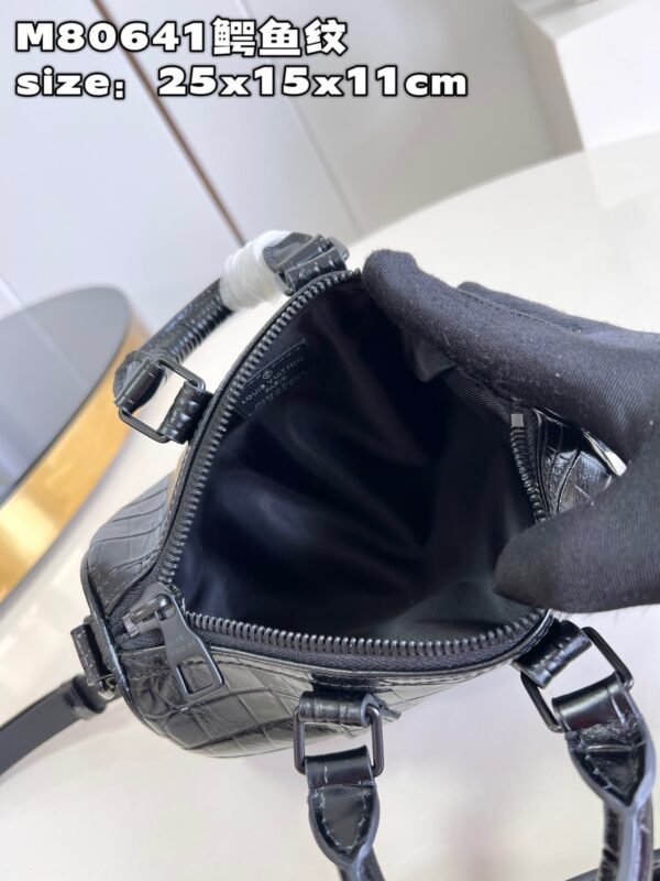 LV BAG (M80641) - Image 8
