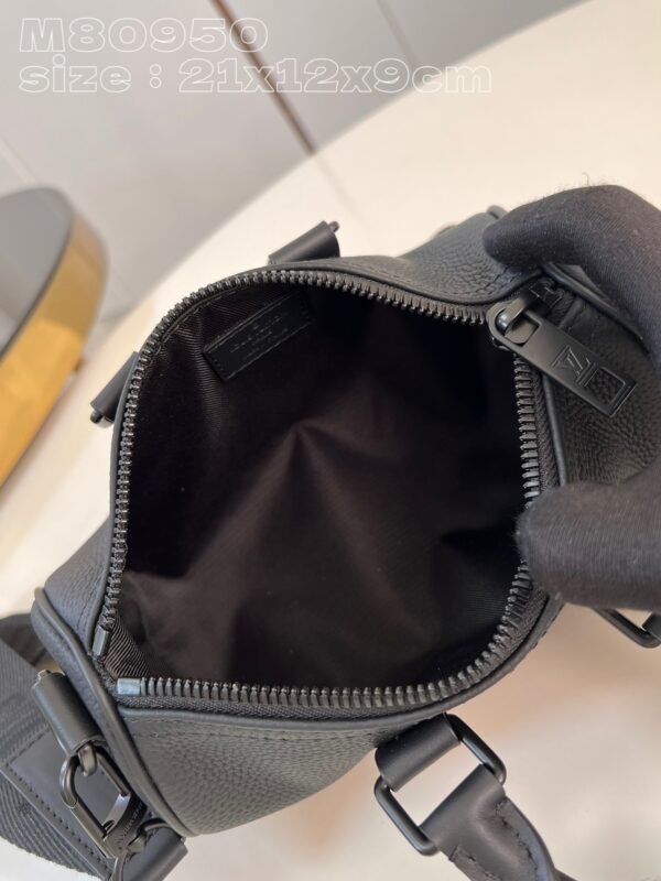 LV BAG (M80950) - Image 8
