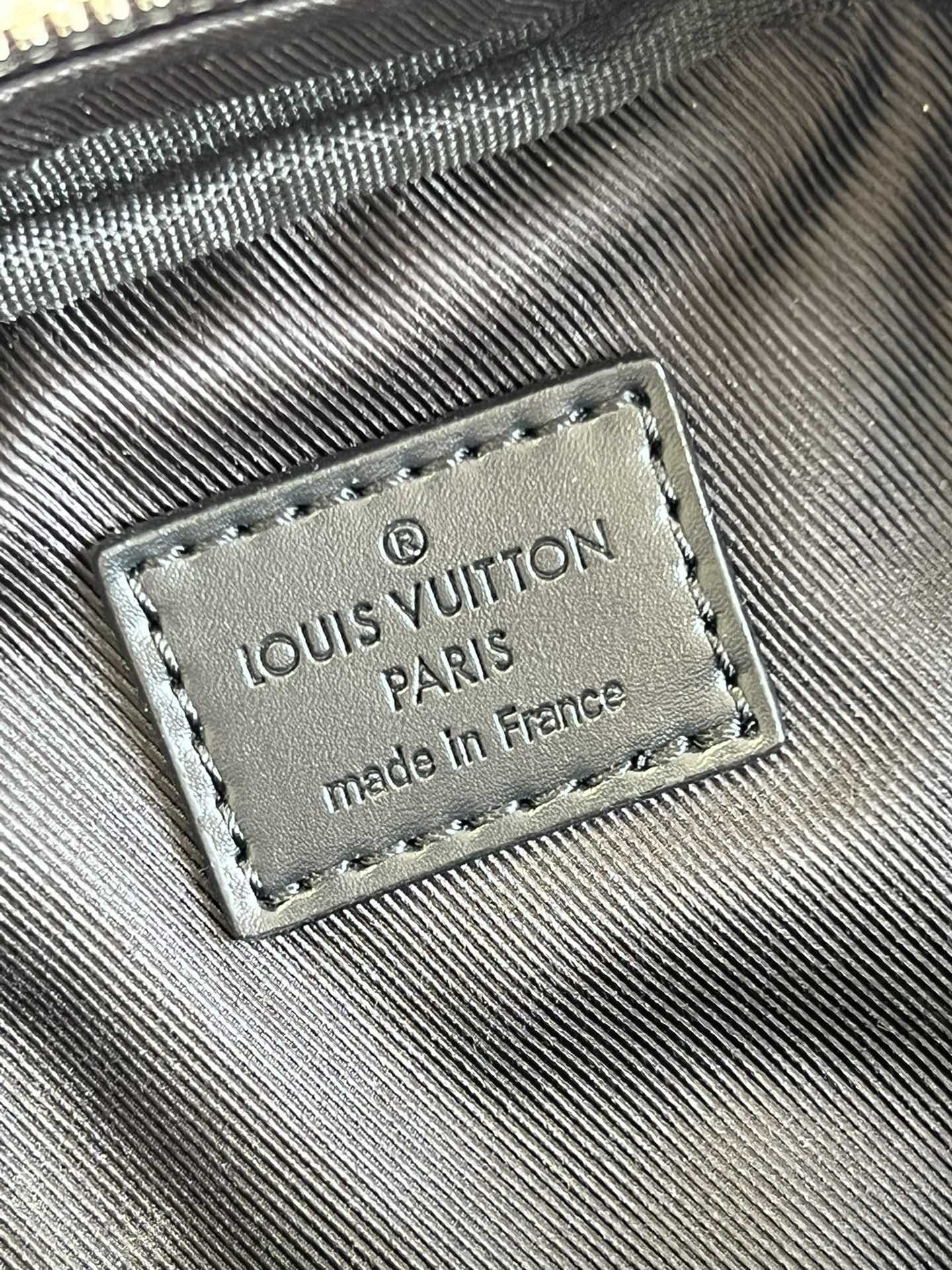 LV BAG (M81005) - Image 5