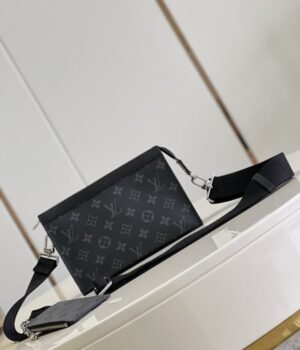 LV BAG (M81018)