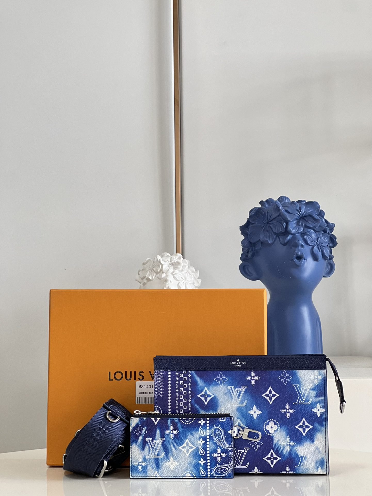 LV BAG (M81431) - Image 2