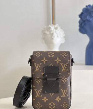 LV BAG (M81522)