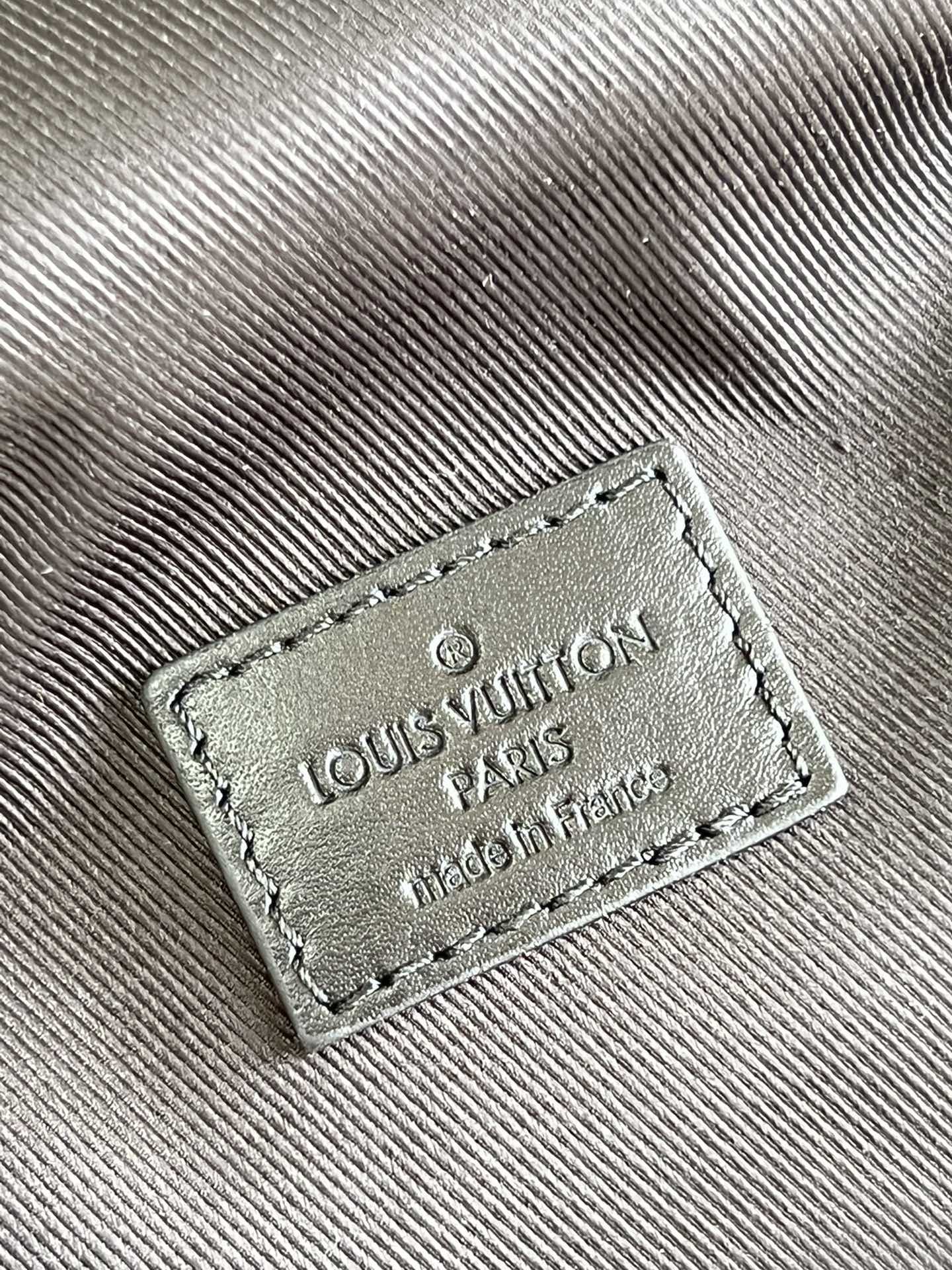 LV BAG (M81522) - Image 5