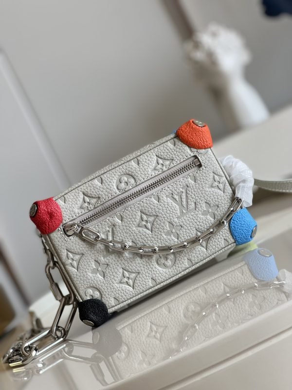 LV BAG (M81606) - Image 4