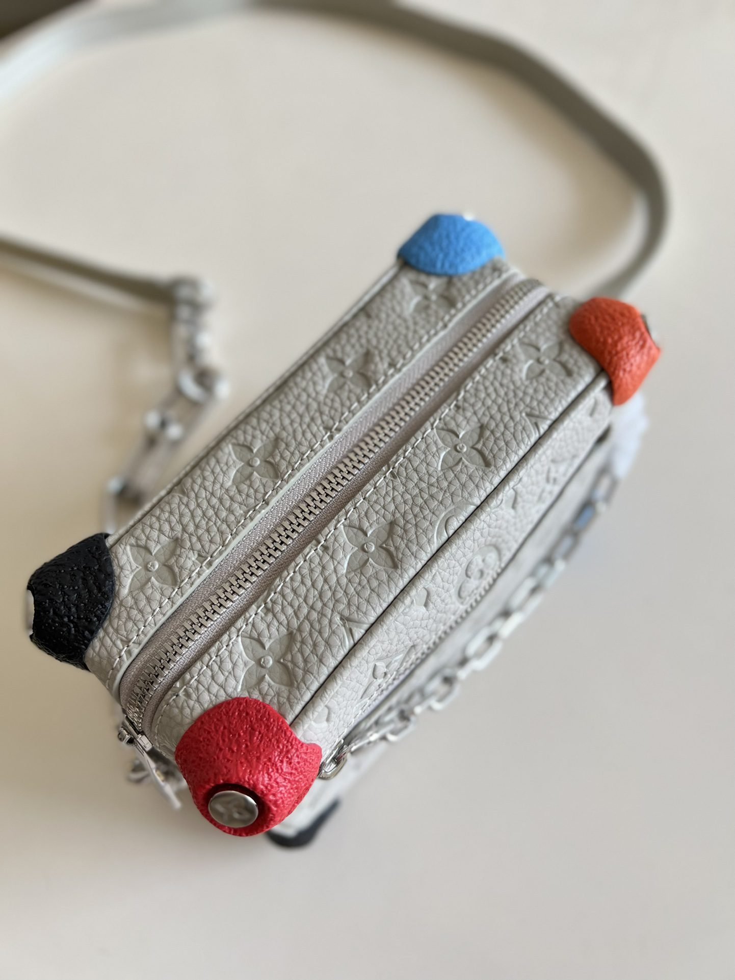 LV BAG (M81606) - Image 5