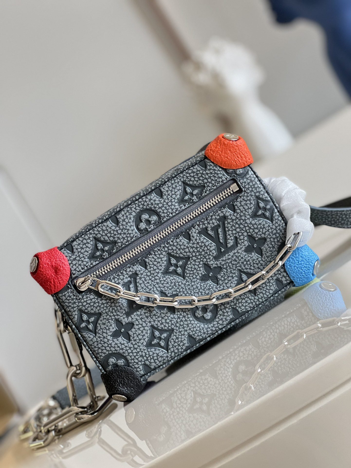 LV BAG (M81606) - Image 3