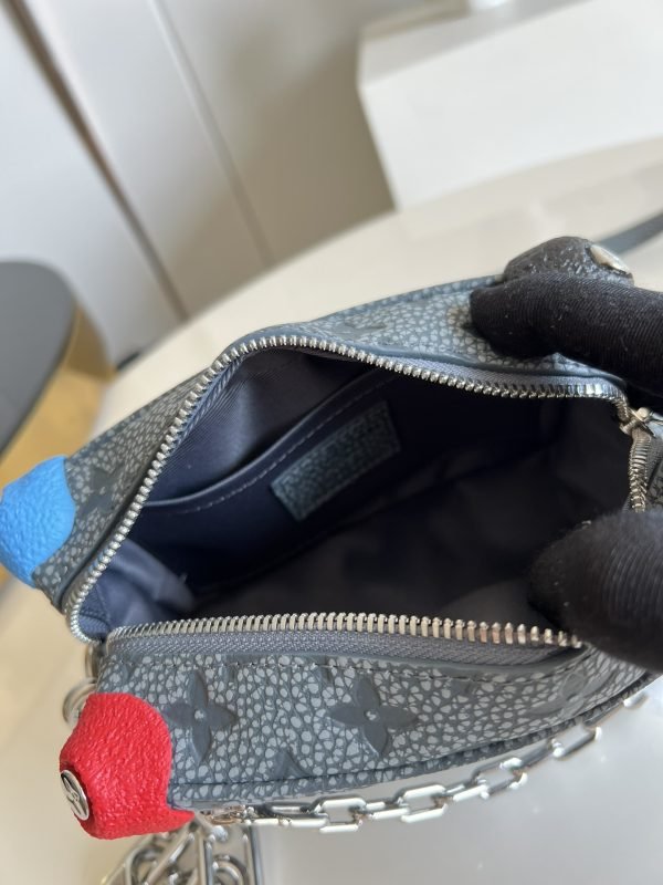 LV BAG (M81606) - Image 6