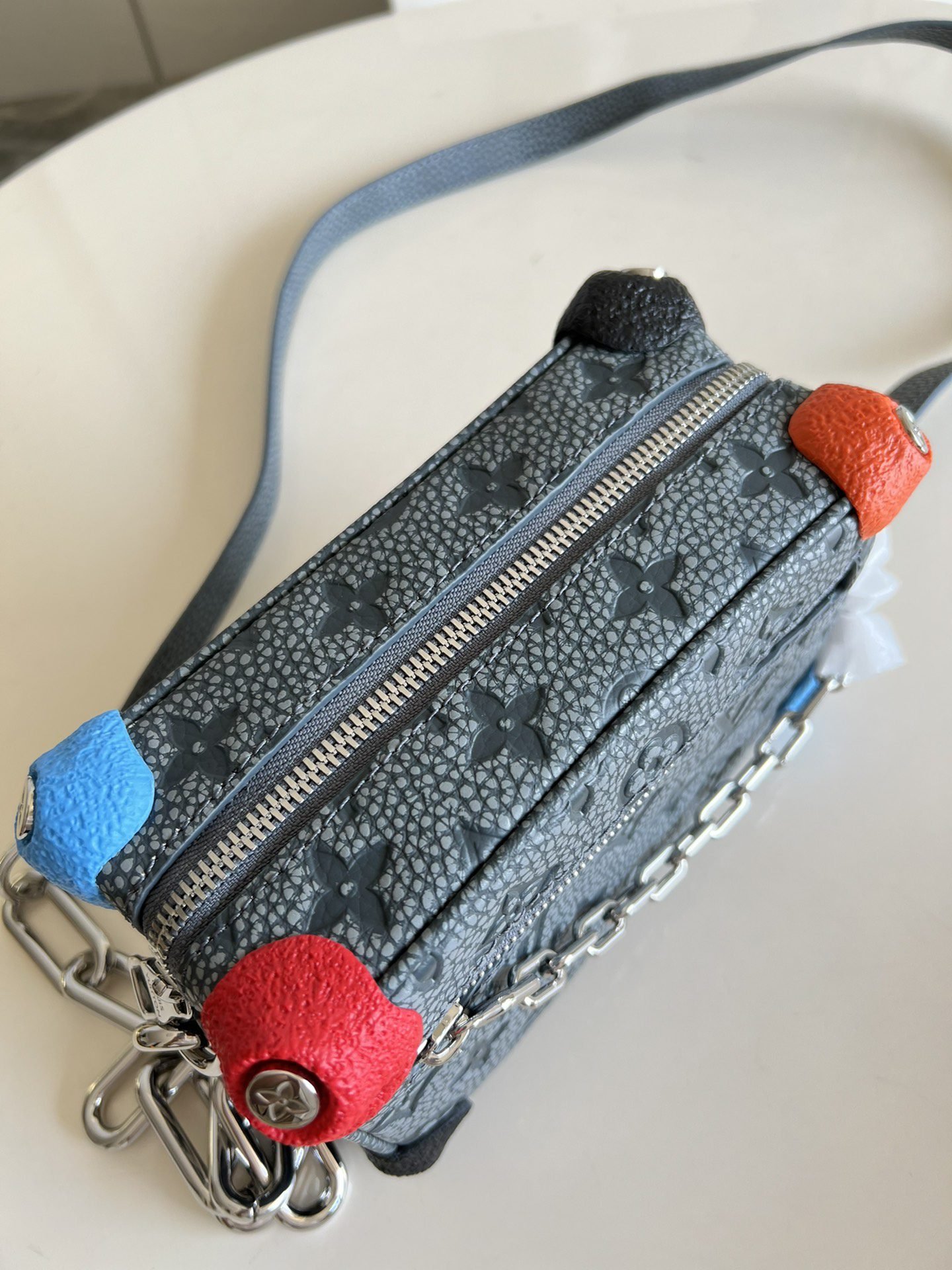 LV BAG (M81606) - Image 7