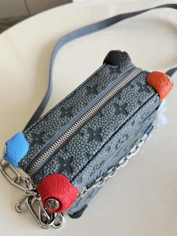 LV BAG (M81606) - Image 8