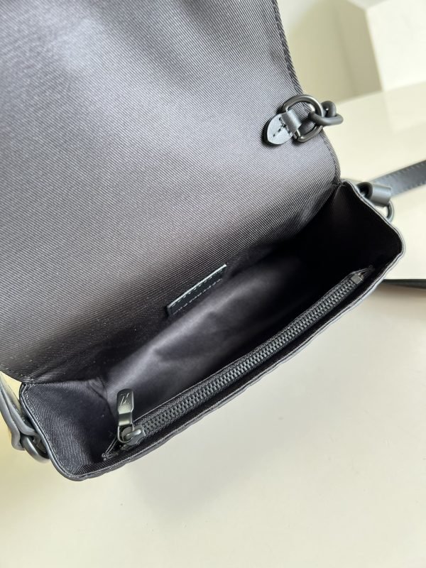 LV BAG (M81746) - Image 8