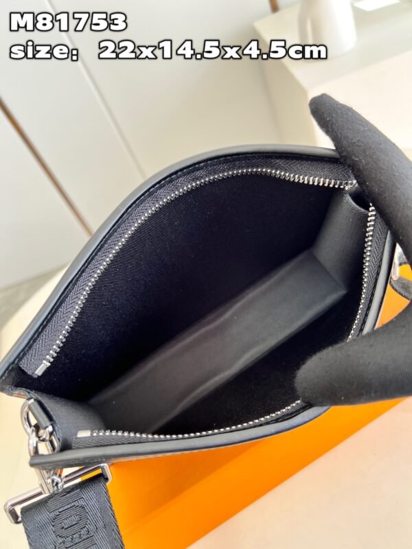LV BAG (M81753) - Image 8