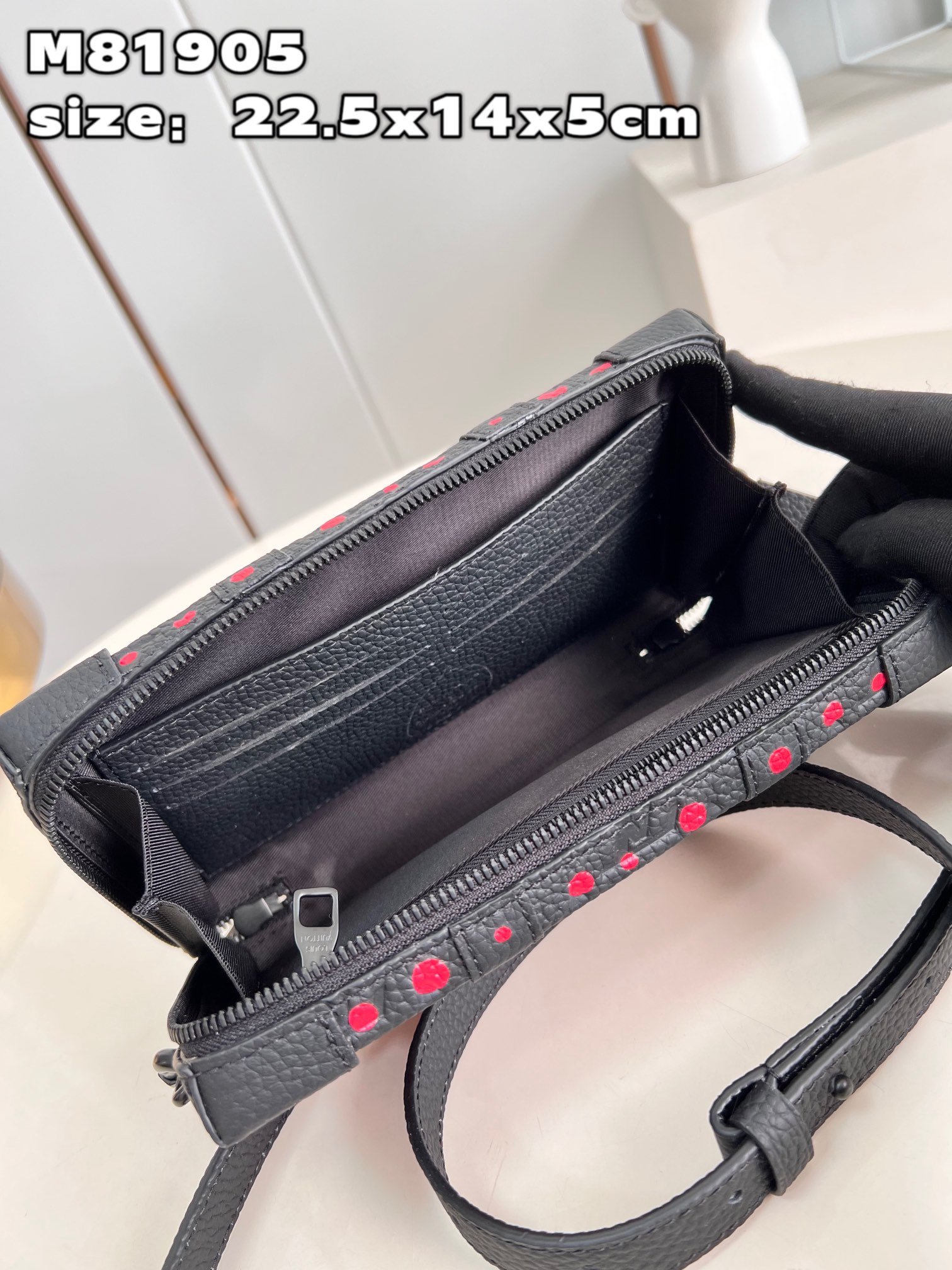 LV BAG (M81905) - Image 7