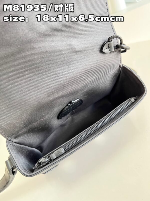 LV BAG (M81935) - Image 8