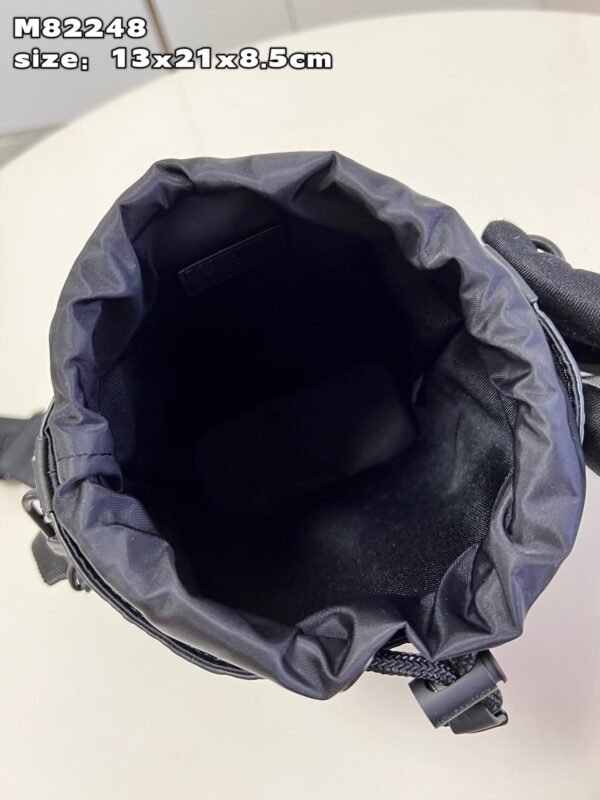 LV BAG (M82248) - Image 8