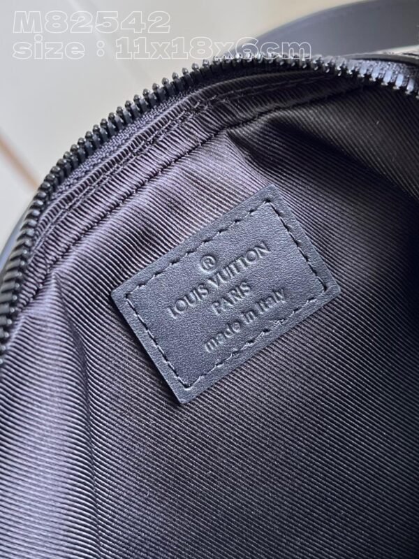 LV BAG (M82542) - Image 6