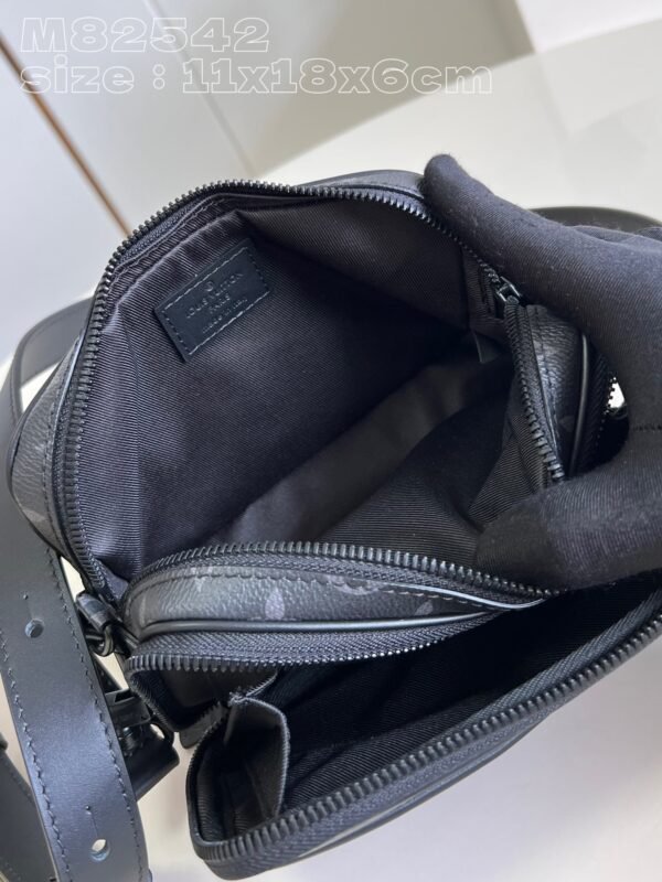 LV BAG (M82542) - Image 8