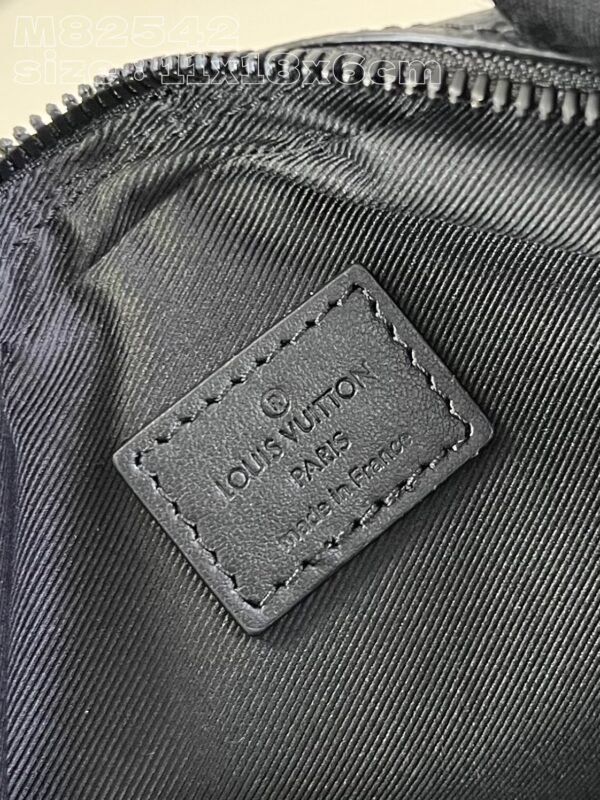 LV BAG (M82542) - Image 6