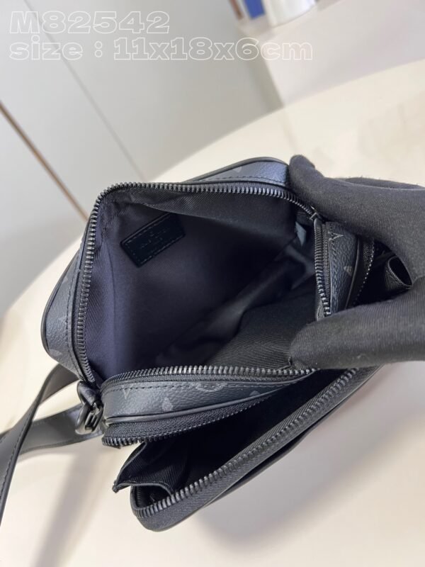 LV BAG (M82542) - Image 8