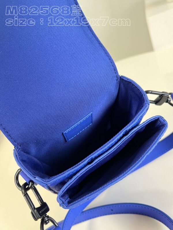 LV BAG (M82568) - Image 8