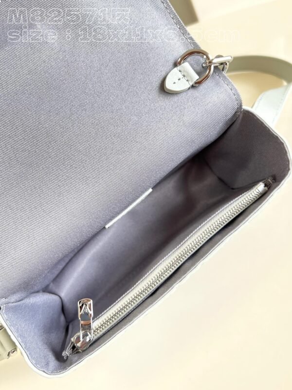 LV BAG (M82571) - Image 8