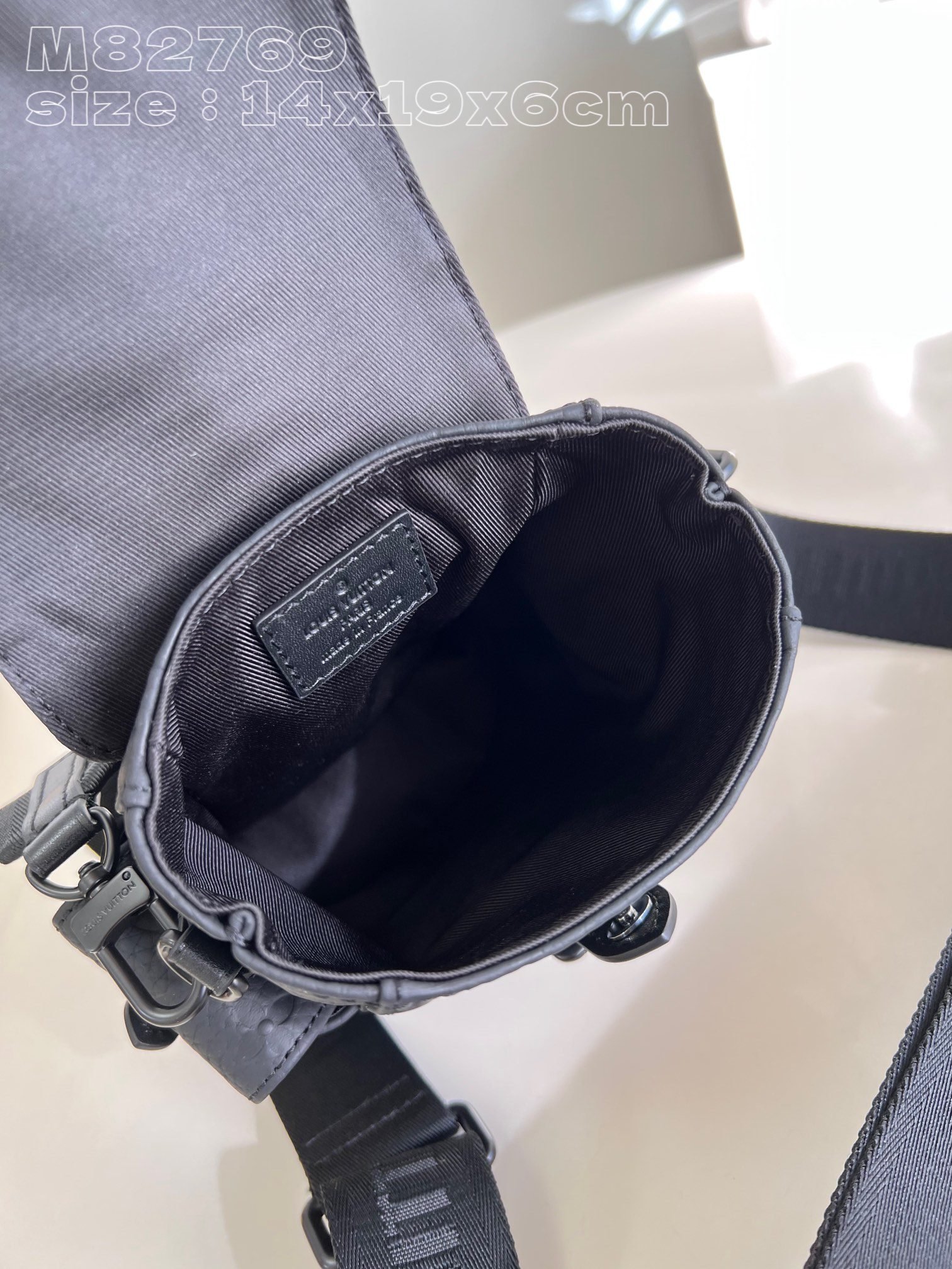 LV BAG (M82769) - Image 7