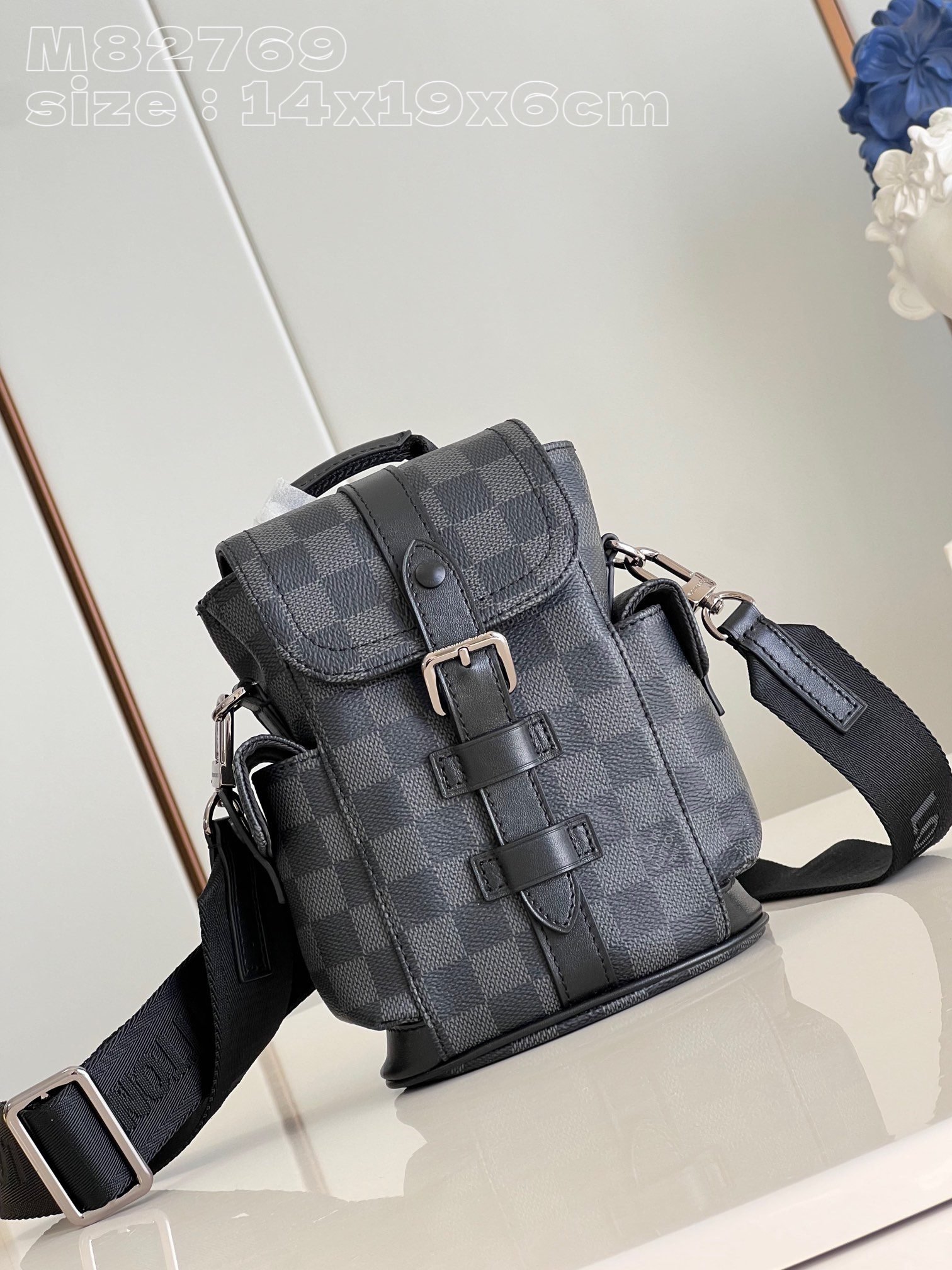 LV BAG (M82769) - Image 2