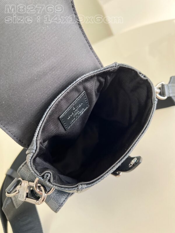 LV BAG (M82769) - Image 8
