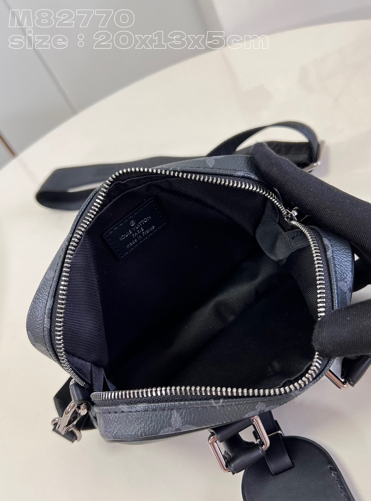 LV BAG (M82770) - Image 7