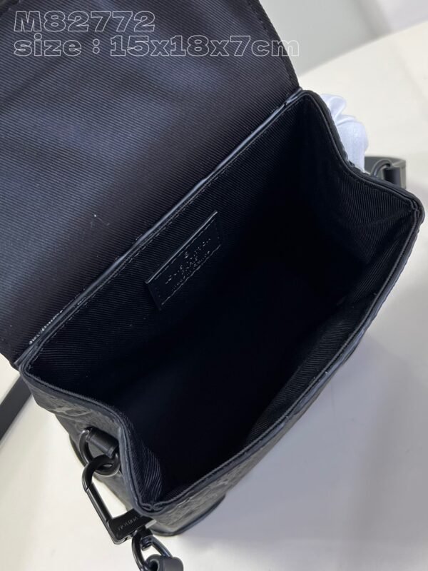 LV BAG (M82772) - Image 8