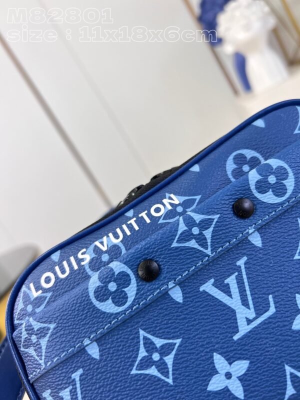 LV BAG (M82801) - Image 4