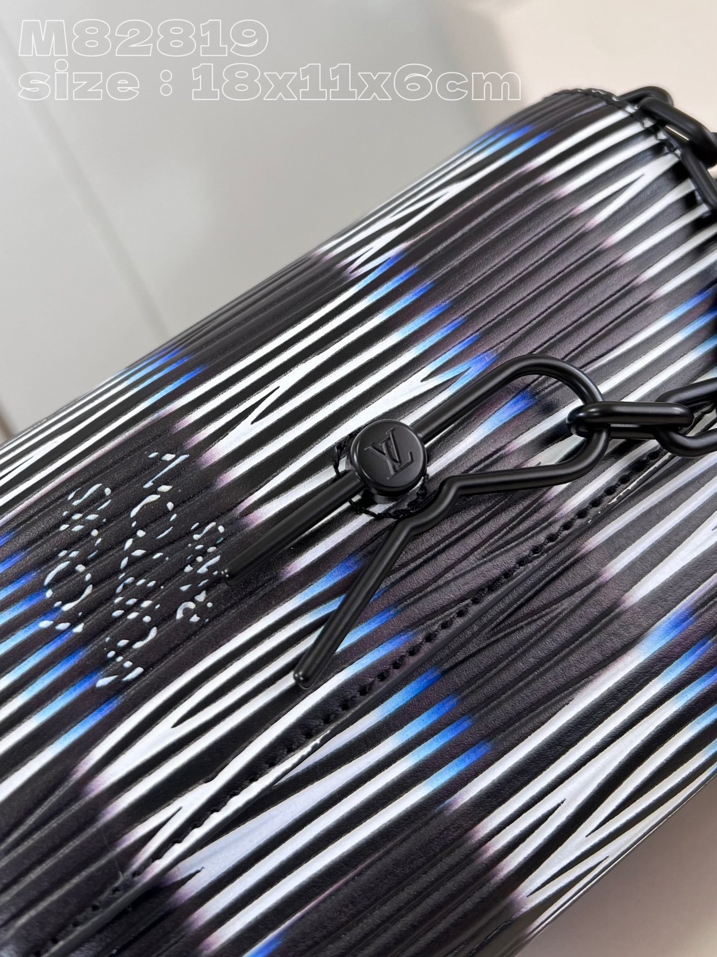 LV BAG (M82819) - Image 3