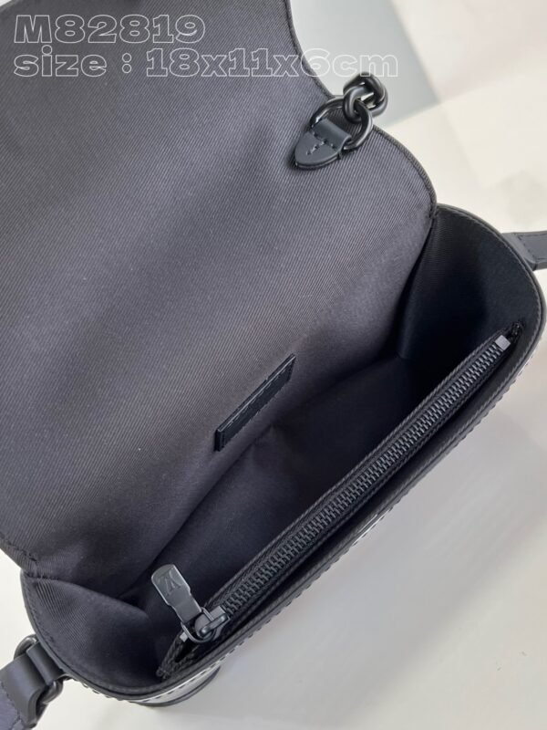 LV BAG (M82819) - Image 8