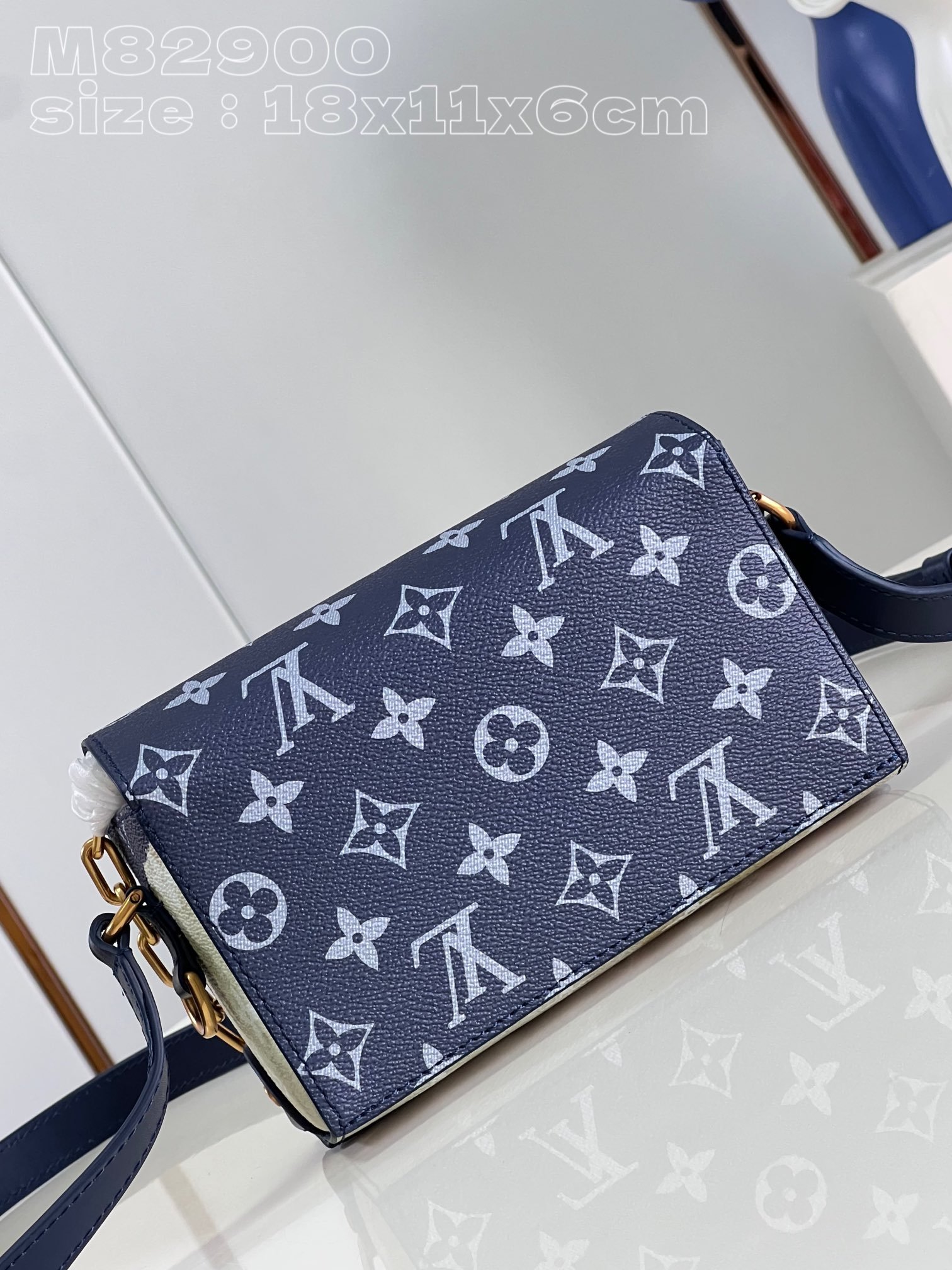 LV BAG (M82900) - Image 5