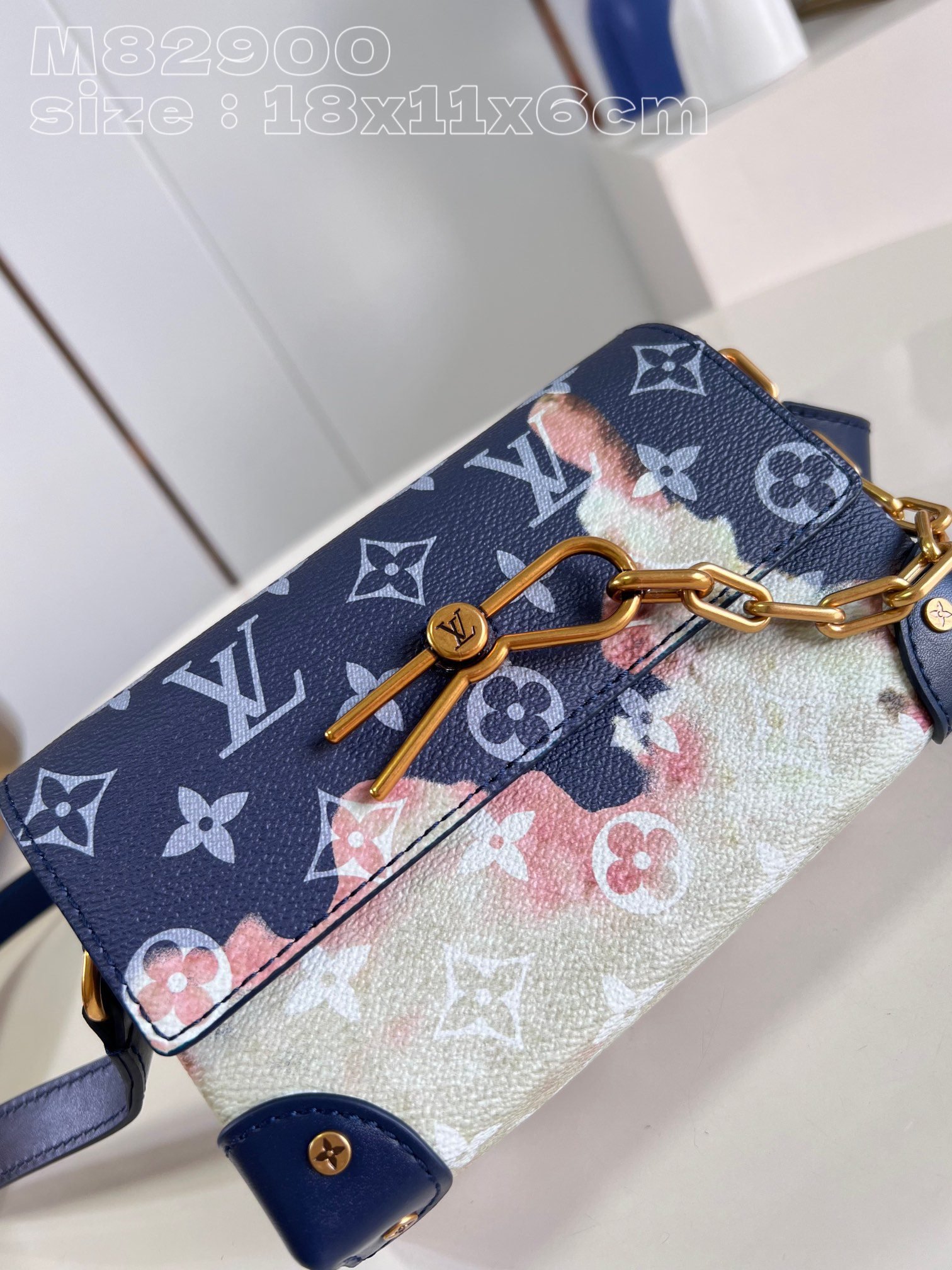 LV BAG (M82900) - Image 7