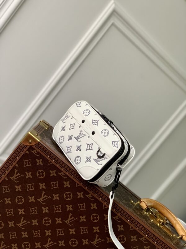 LV BAG (M83383) - Image 4