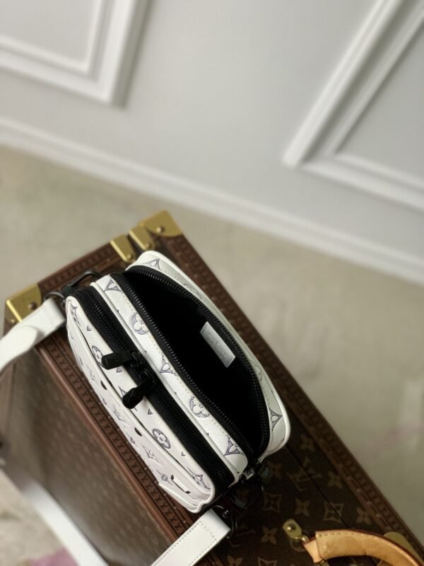 LV BAG (M83383) - Image 8
