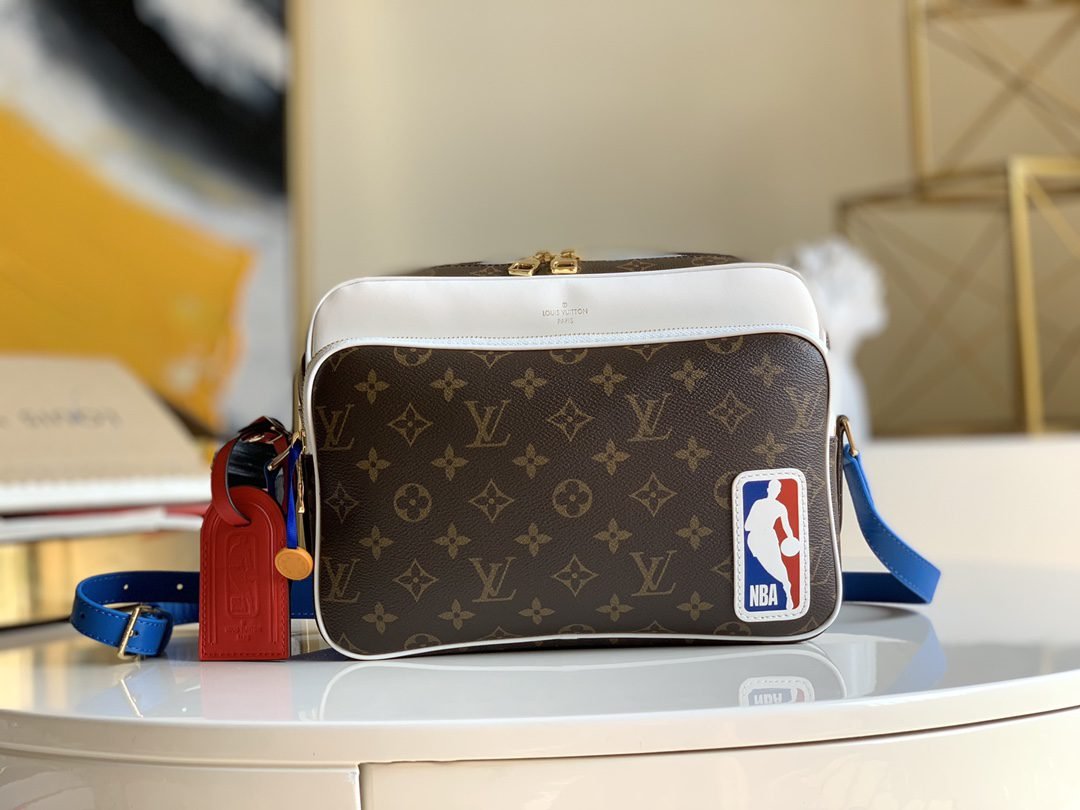 LV BAG (M85143) - Image 2