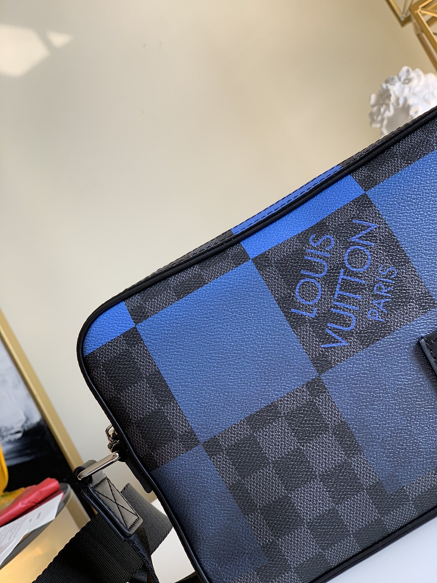 LV BAG (N40408) - Image 3