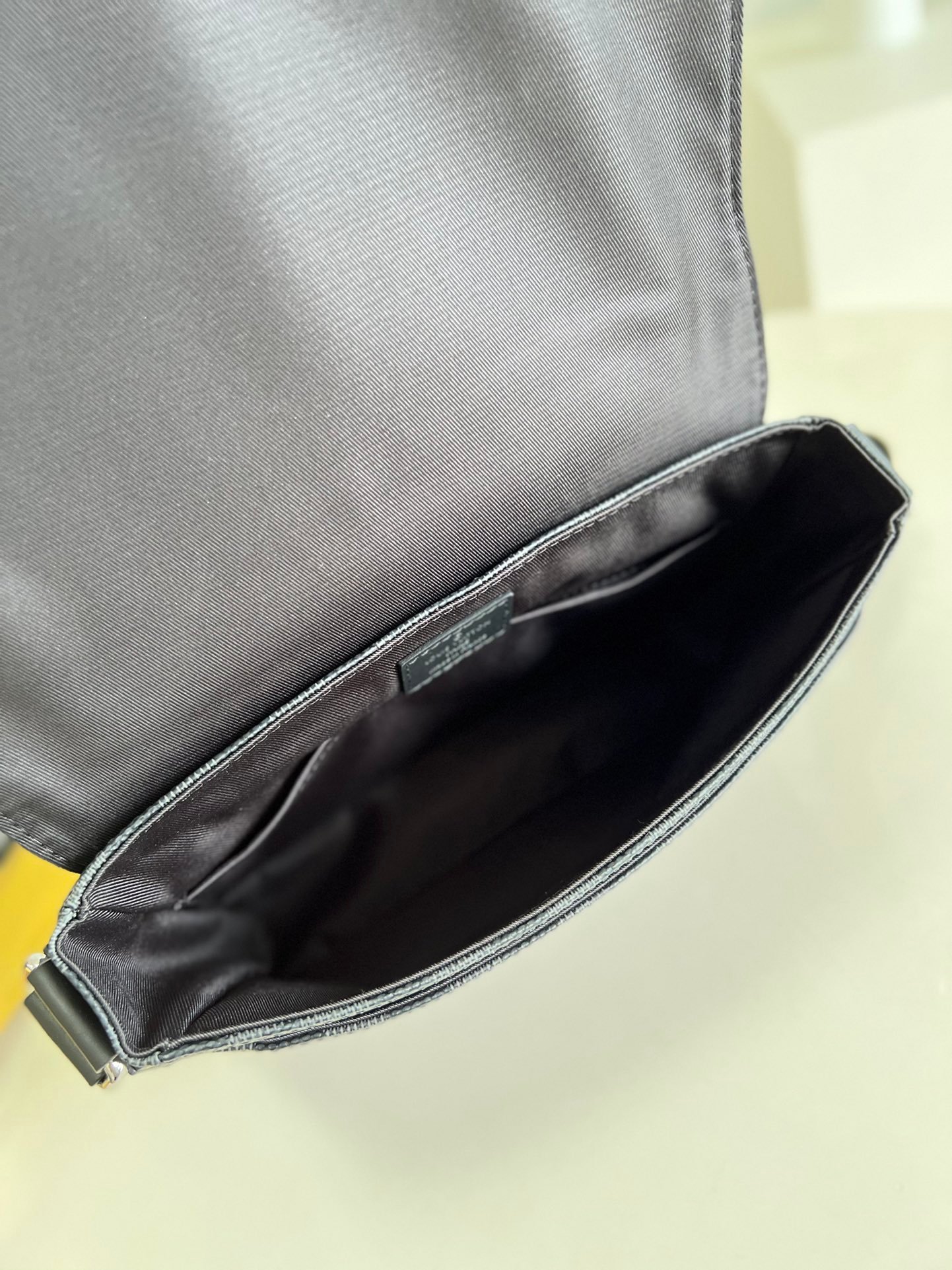 LV BAG (N42710) - Image 7