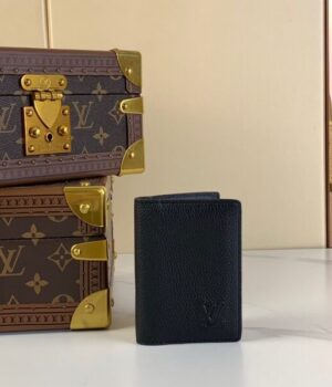 LV CARD HOLDER