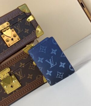 LV CARD HOLDER