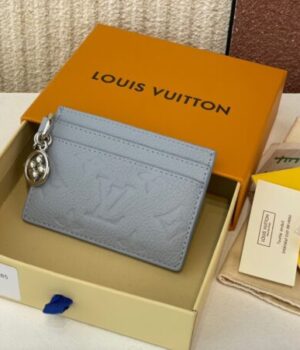 LV CARD HOLDER