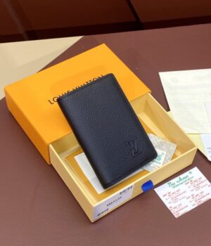 LV CARD HOLDER