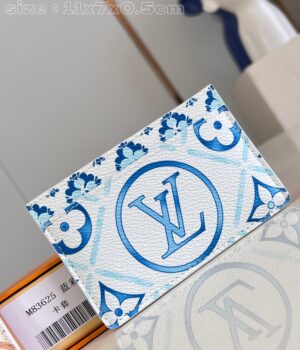 LV CARD HOLDER