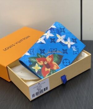 LV CARD HOLDER
